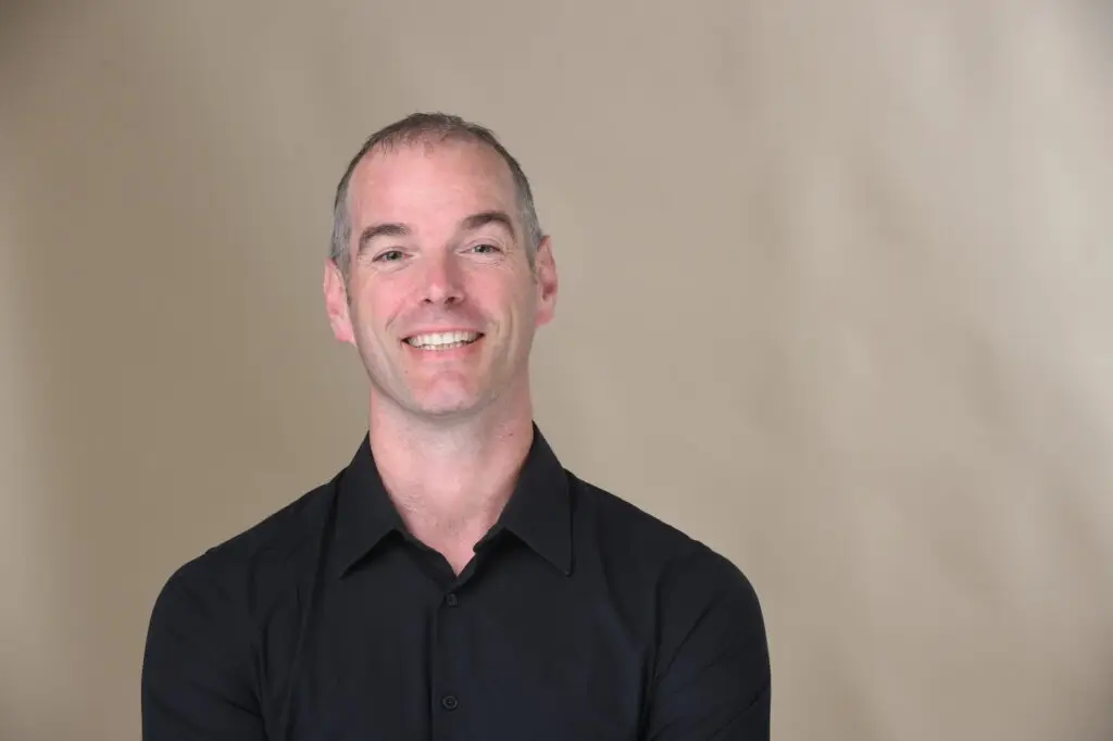 Ryan Farnsworth offers supervised, evidence-based counselling for Teens, Adults & Couples—specializing in Anxiety, and Relationship issues.